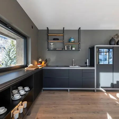 Apartment B Five Luxury
