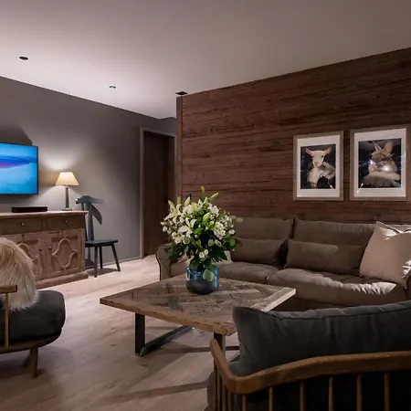 B Five Luxury Апартаменти *