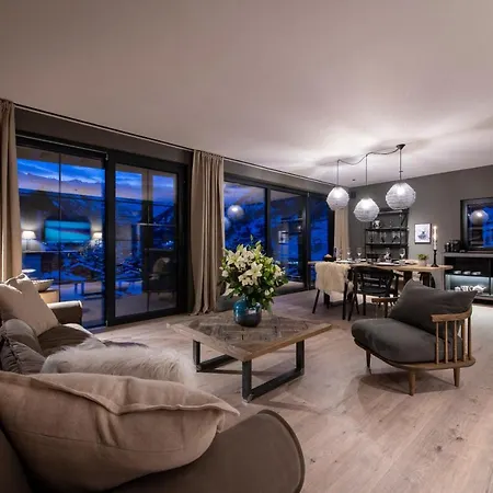 B Five Luxury Апартаменти *